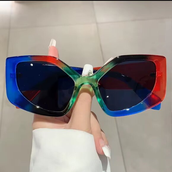 Polygonal Sunglasses - Picture 3 of 4